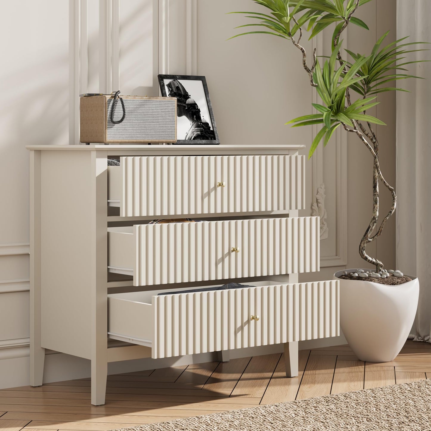 Mayincolor Large Fluted 3 Drawer Dresser, Wide Chest of Drawers with Modern Nightstand Cabinet Wood Dresser with Spacious Storage for Bedroom, Hallway, Living Room, Entryway, Beige